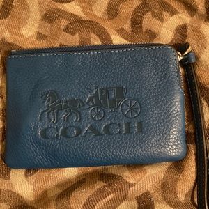New - Coach wristlet